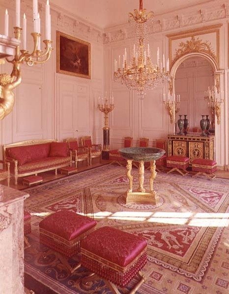 Ett mottagningsrum i Grand Trianon (foto) av French School