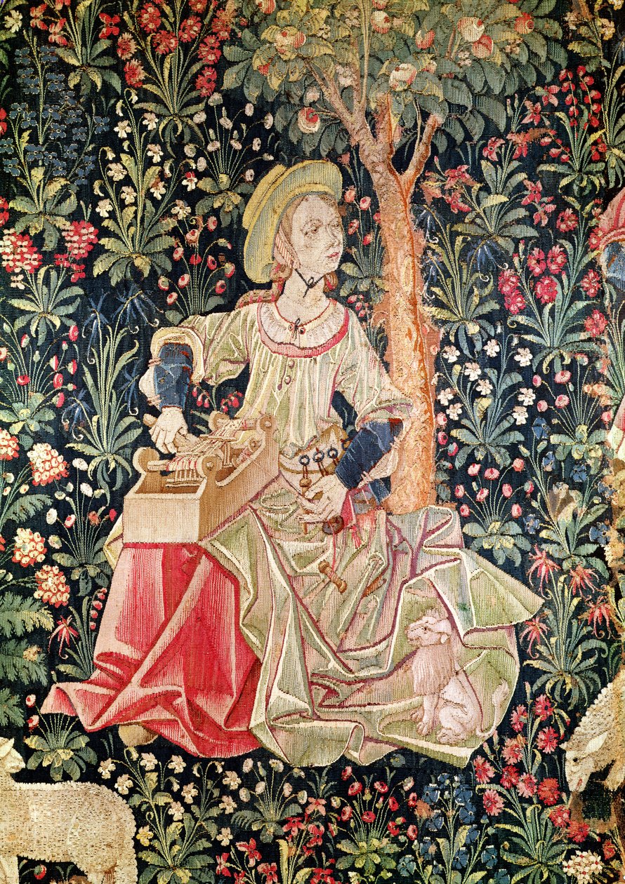 A Woman Spinning, detalj från Le Travail de la Laine, en del av La Noble Pastorale, ca 1500 (ull- och sidenväv) av French School