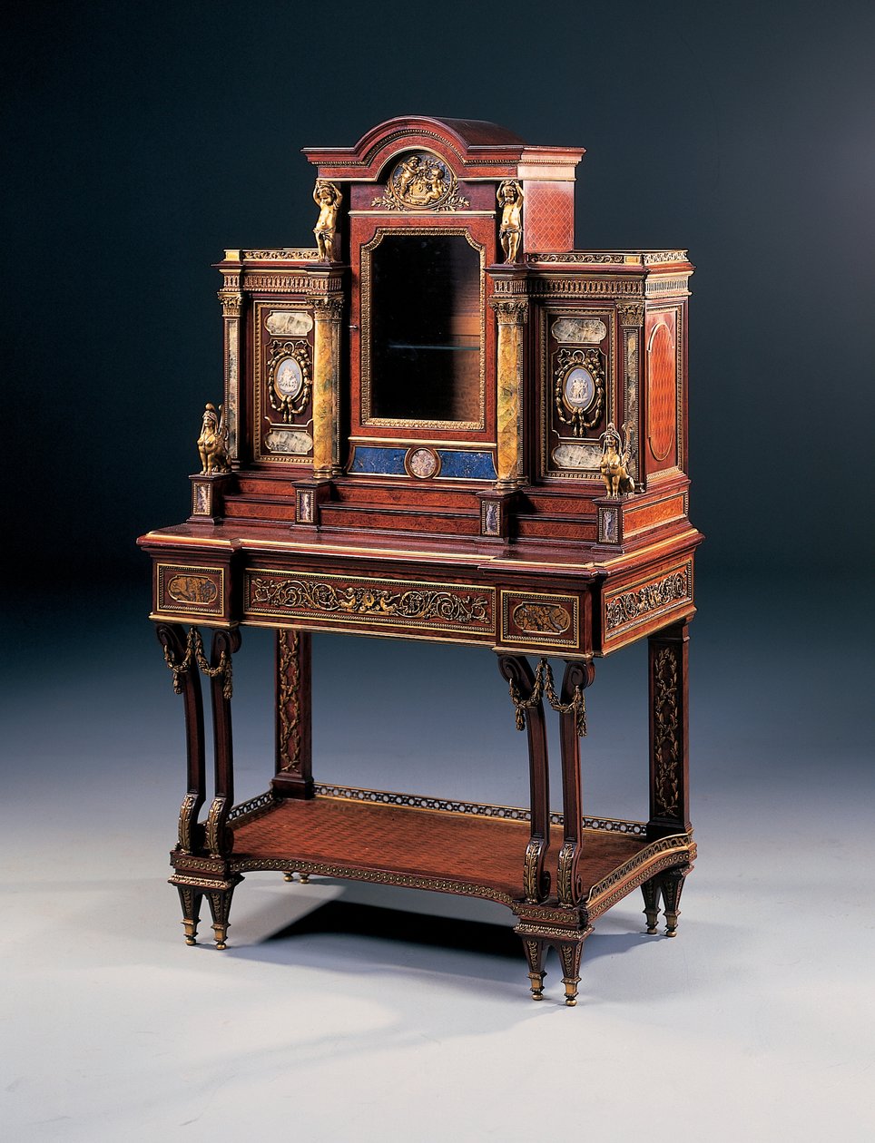 A bureau de dame, av Maison Millet, ca 1880 (ormolu & halvädelstenar monterade på valnöt och mahogny) (362850) av French School
