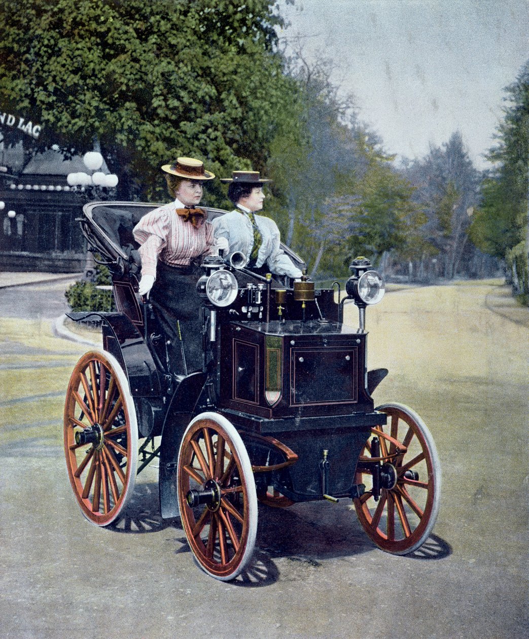 En bensindriven Panhard Levassor Phaeton med starthandtag, 1896 (färgad bw-foto) av French School