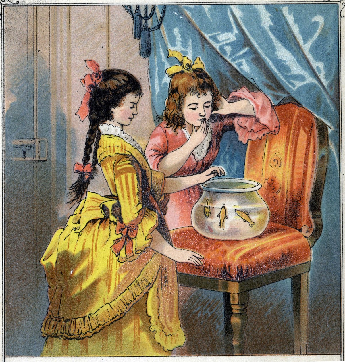 Amelie och Emma har två vackra guldfiskar i en burk. De matar dem på rutinbasis. Kromolitografi från "" Scenes enfantines""" utg. Guerin - Muller cirka 1885. av French School