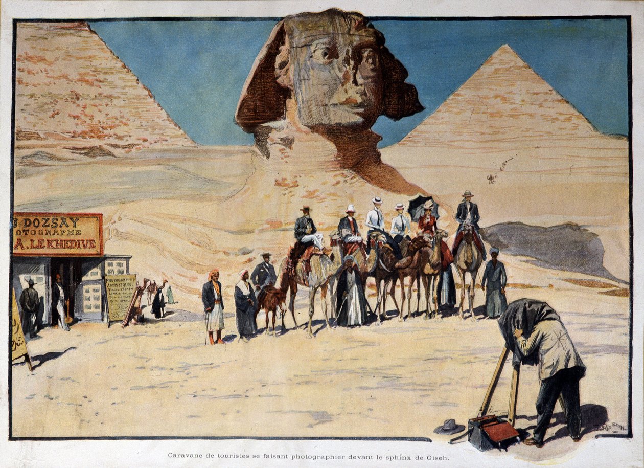 Karavan av turister som fotograferas framför Gizeh sfinxen (Guiseh, Giza, Giza) av French School
