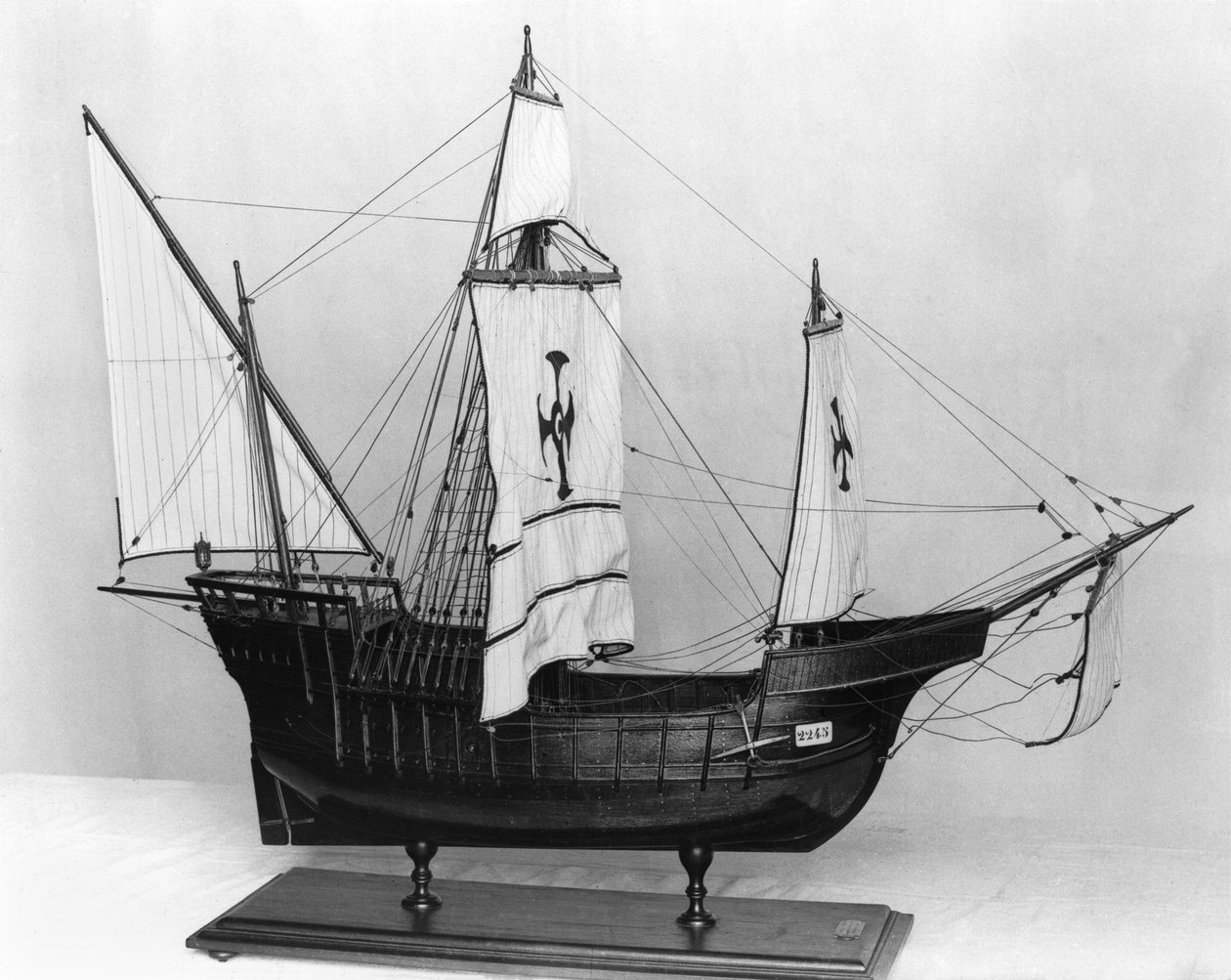 Caravel of Christopher Columbus (1451-1506) (modell) (trä) av French School