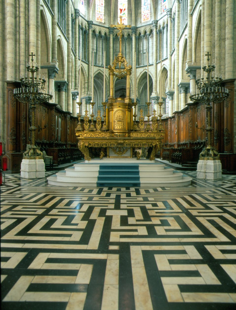 Cathedrale de Saint Omer (Norra 59): Altare och labyrint. av French School