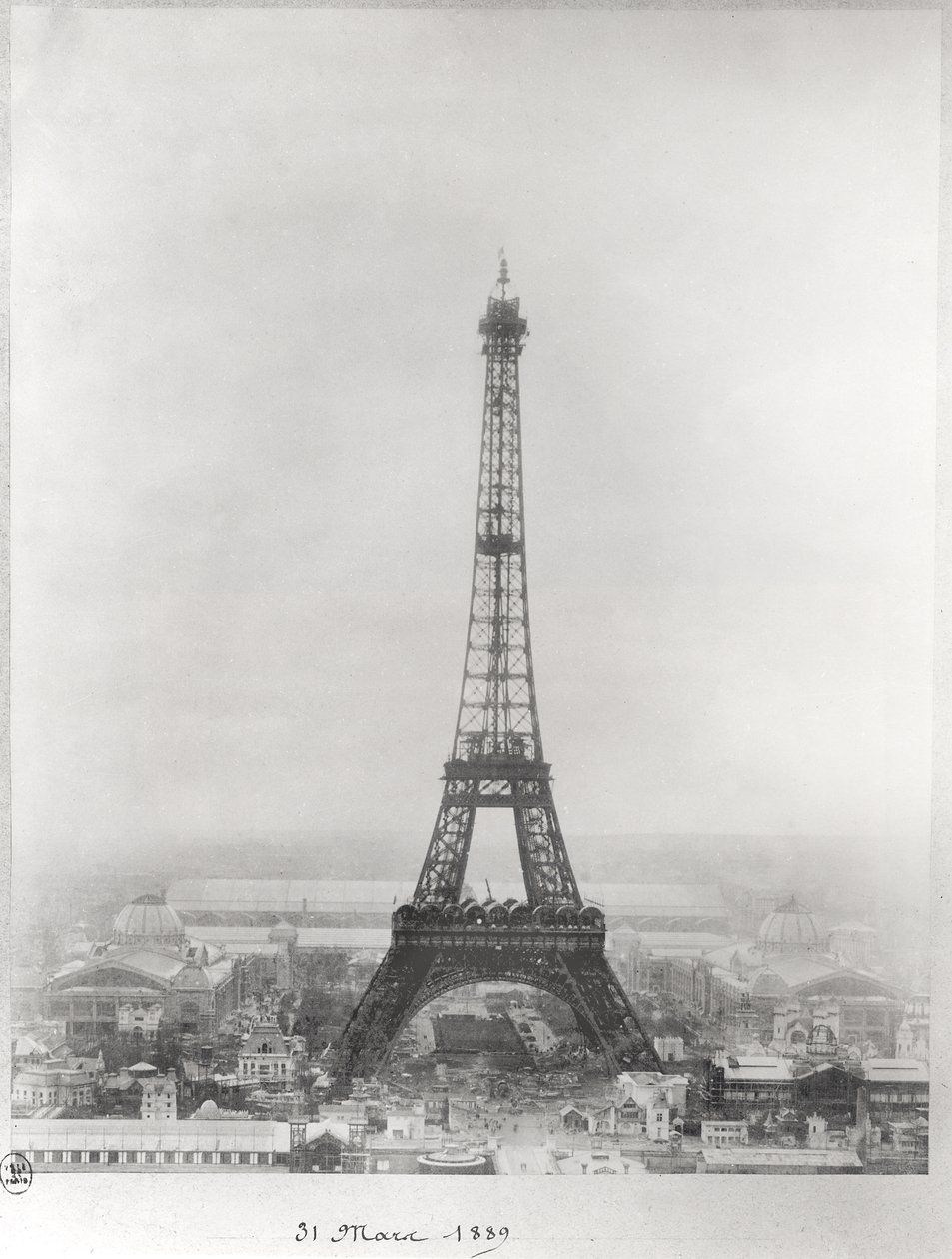 Byggandet av Eiffeltornet, Paris, 31 mars 1889 av French School