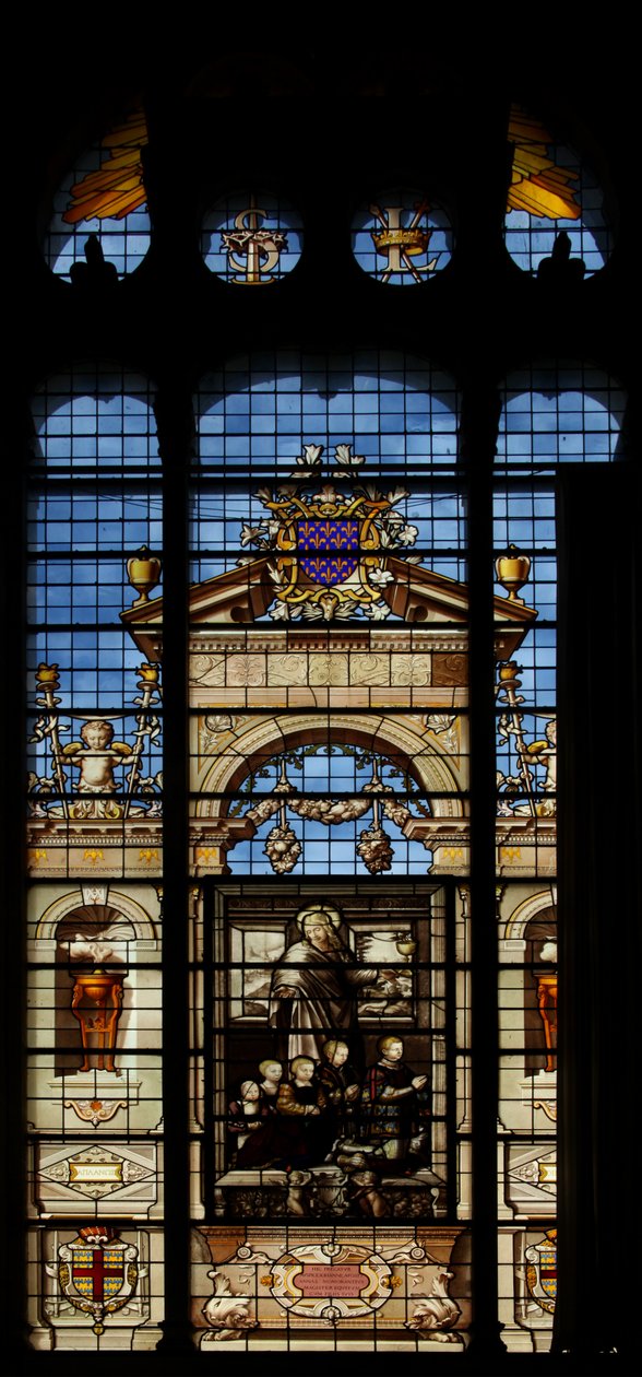 Föreställande det södra fönstret i kapellet vid Château de Chantilly av French School