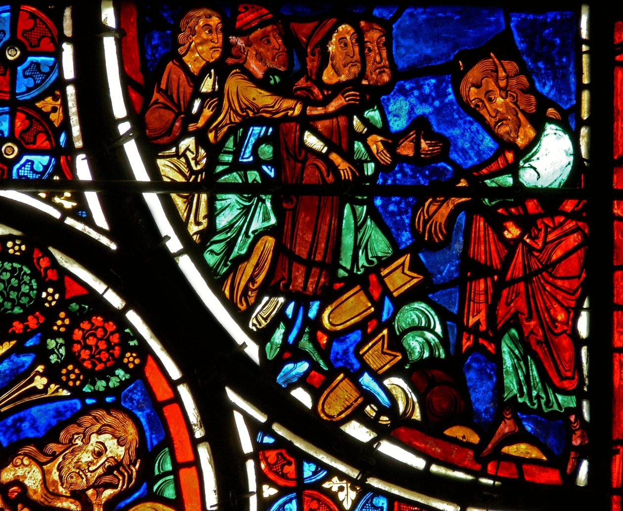 Detalj från ett fönster som visar liknelsen om den barmhärtige samariten: Mose kastar ner tavlorna av French School