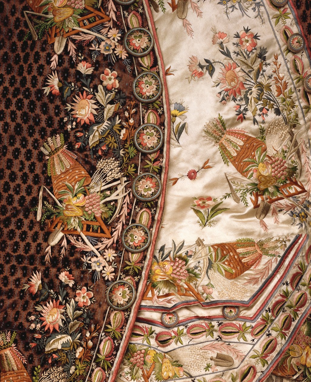 Detalj av en magnifik kostym av brunskuren sammet, bestående av kappa, byxor och midja av elfenbensatäng broderad en-suite, ca 1760 av French School