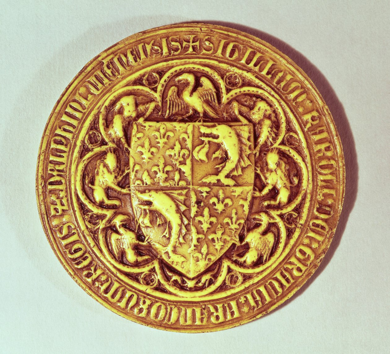 Delfinsäl, Frankrikes sköld, med delfiner och fleur-de-lys, 1376 av French School