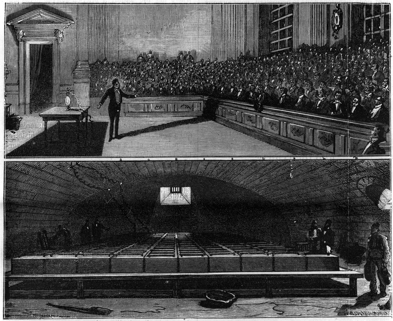 Elektriskt ljusexperiment utfört 1813 av Humphry Davy (1778-1829), i hans kemikurs vid Royal Institution of London (England). Gravyr i "" La Nature. Revue des sciences et de ses applications aux arts et à l