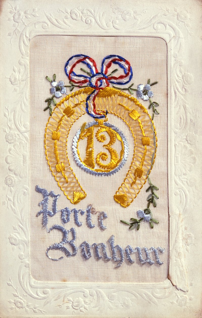 Broderat vykort föreställande Good Luck Charms, före 1914 (silke och kort) av French School