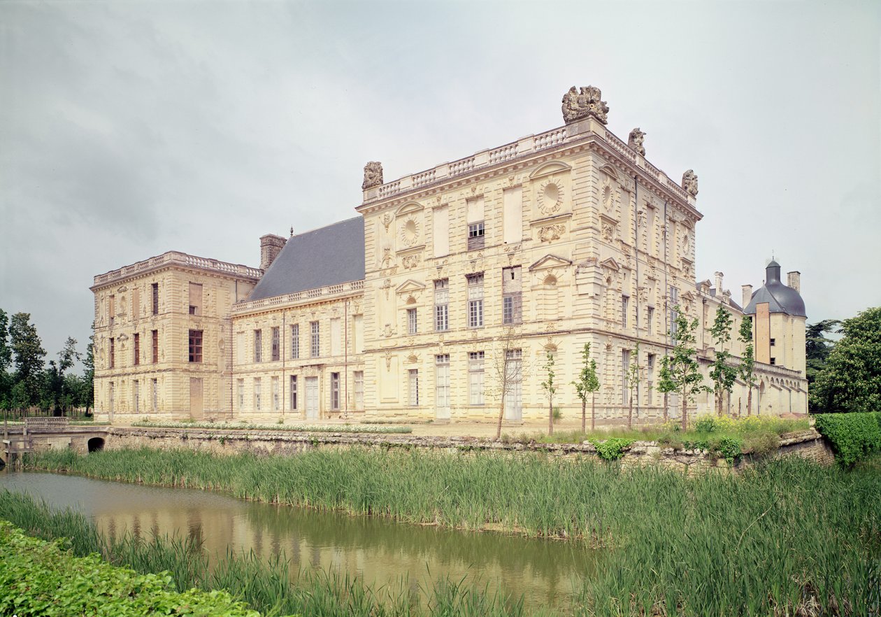 Exteriör vy av slottet, byggt 1518-49 av French School