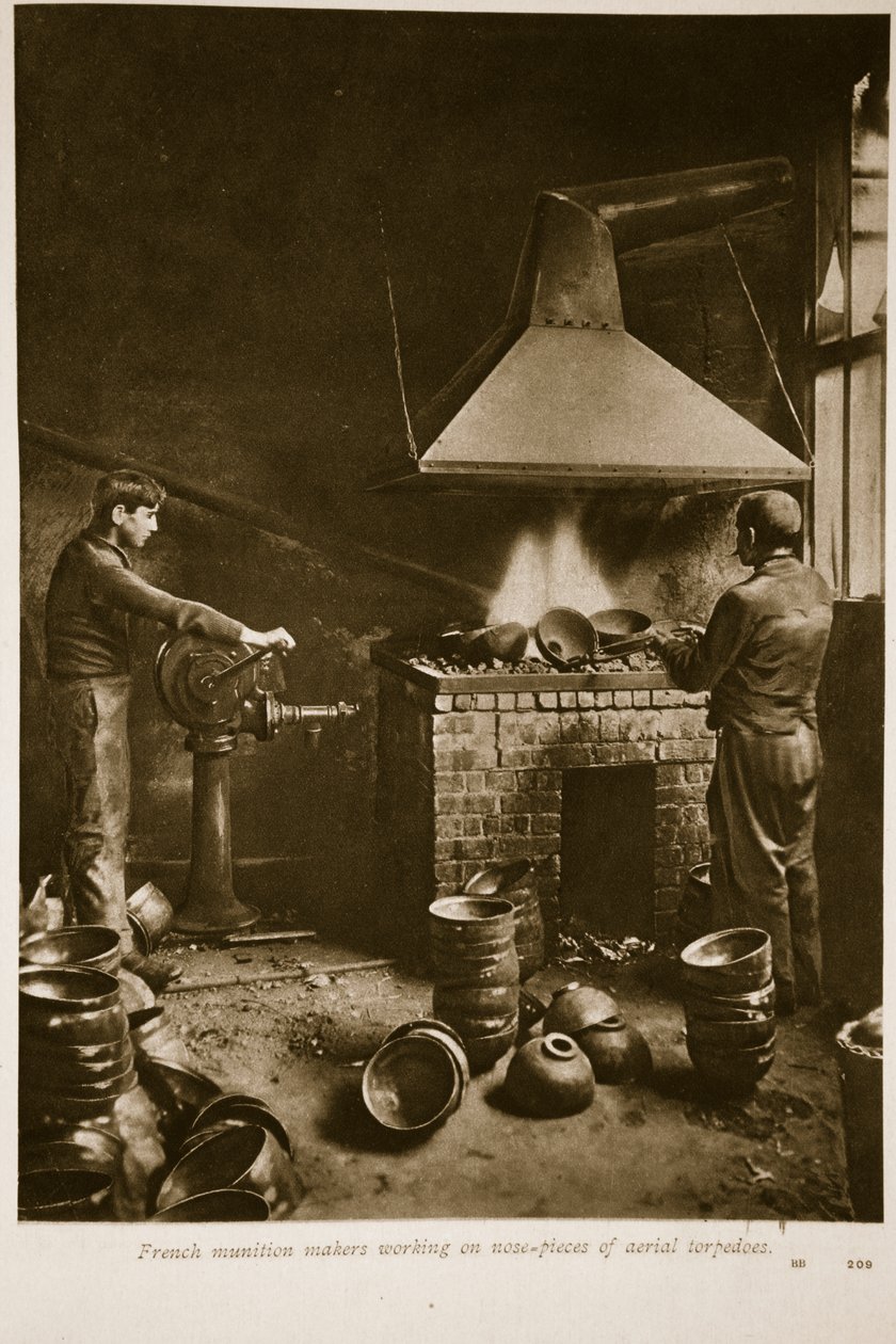 Franska ammunitionstillverkare som arbetade på nosbitar av lufttorpeder, 1914-19 av French School