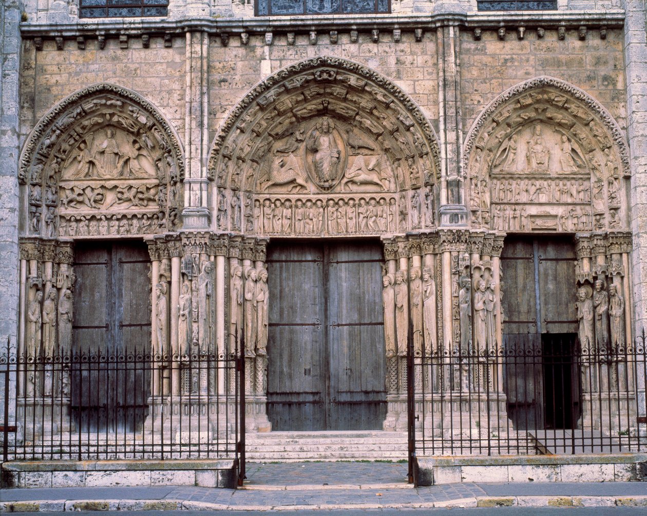 Gotisk arkitektur: kunglig port eller stor portal av den västra fasaden. Cathedrale Notre-Dame de Chartres (Eure och Loir). av French School
