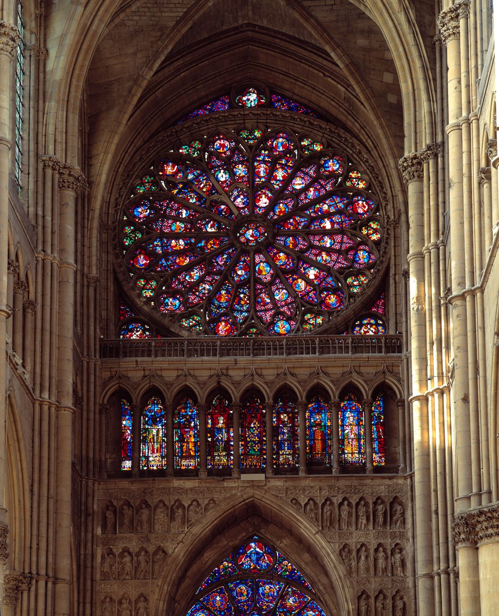Gotisk arkitektur: utsikt över rosetten av Cathedrale Notre-Dame (Notre Dame) i Reims gjord på 1200-talet. Reims, Marne av French School