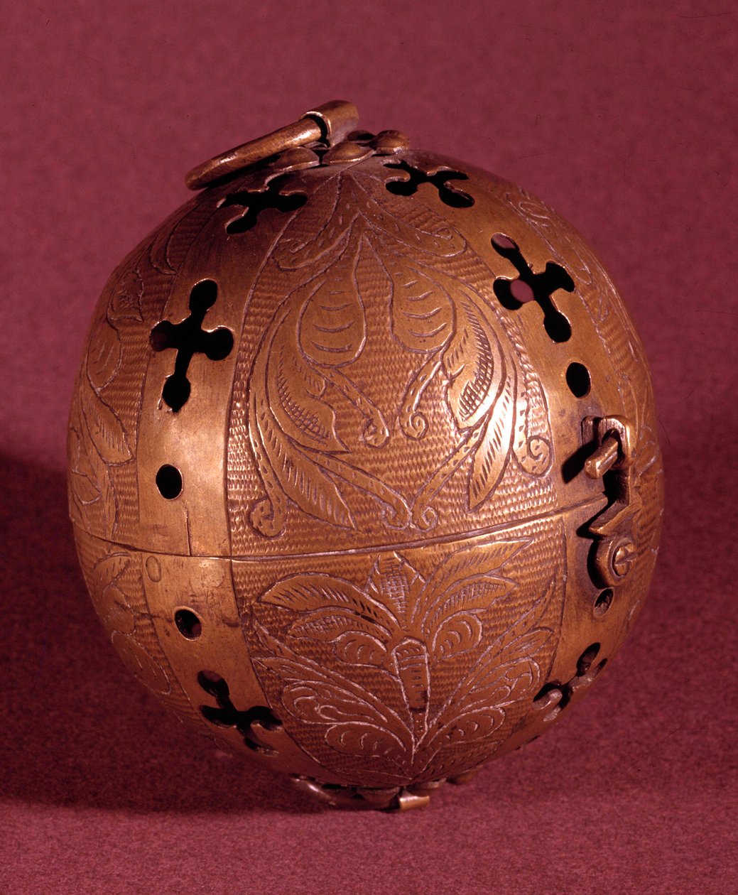 Handvärmare (handvärmare) användes under medeltiden. 1200-talet. Paris, Nationalmuseet för medeltiden, Thermes de Cluny av French School