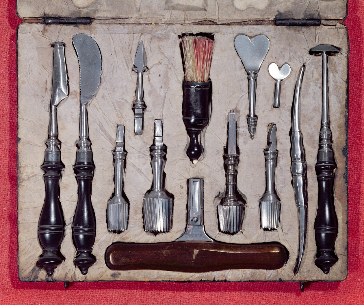 Medicinsk fodral som innehåller instrument för trepanning (trä och metall) av French School