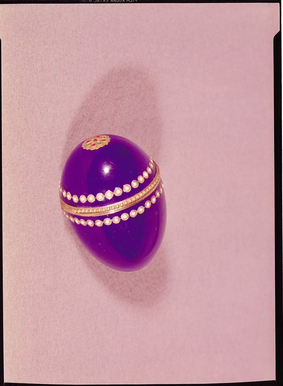 Necessaire i form av ett ägg, Sevres, 1775 (keramik) av French School