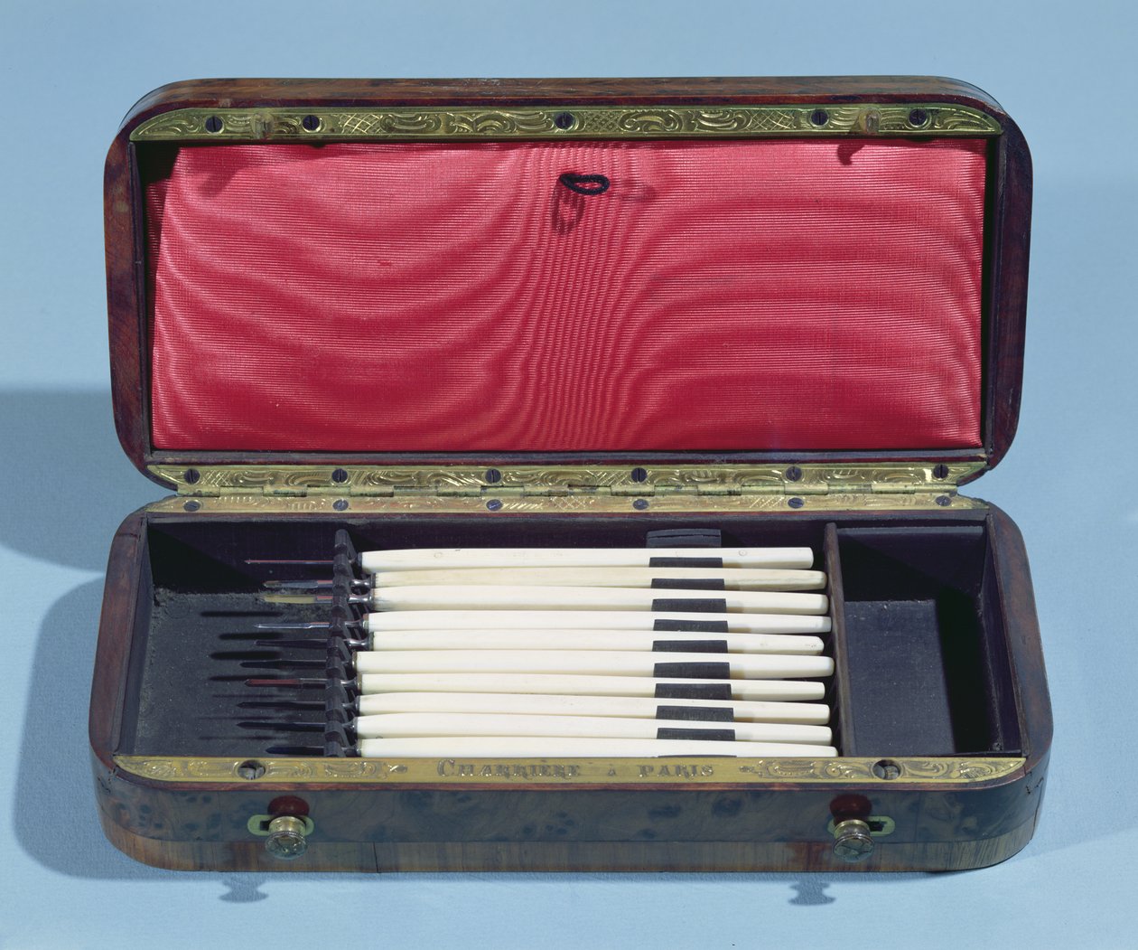 Oculists instrumentfodral, tillverkad av Charriere i Paris av French School