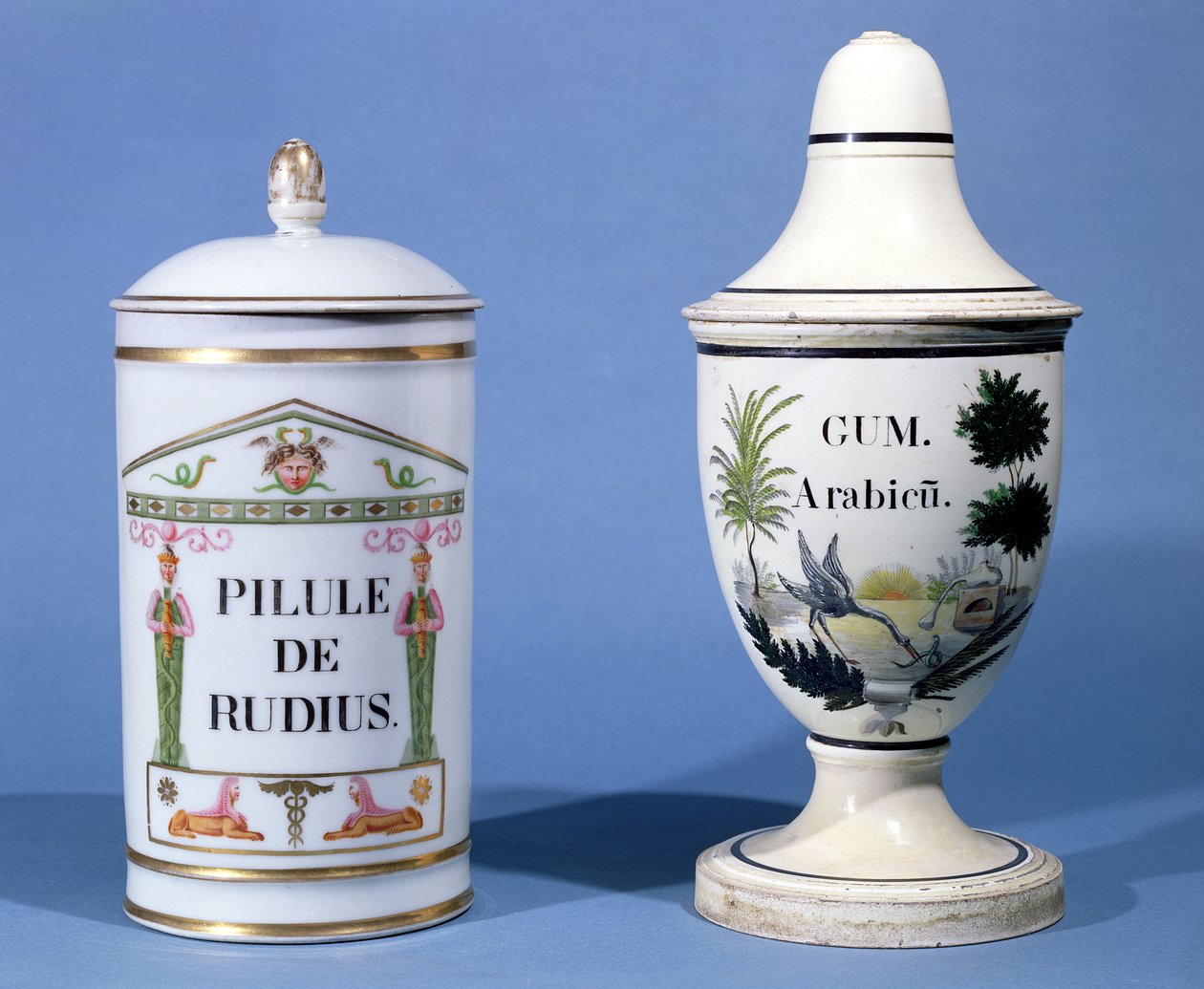 Farmaceutiska burkar för Pilule de radius och Gum Arabic (fajans) av French School