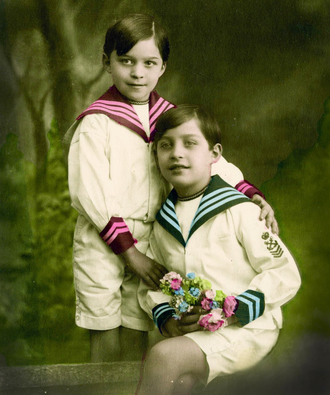 Porträtt av två pojkar ca 1898 (handtonat foto) av French School