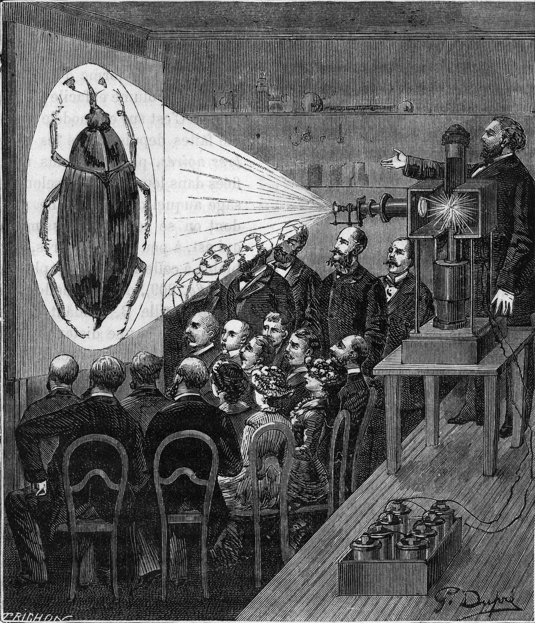 Projektionserfarenhet med hjälp av det elektriska fotomikroskopet (Jules Duboscq projektionslyktor) - Gravering i "" Vetenskaper tillgängliga för alla - Populär fysik och kemi"" av Alexis Clerc - Slutet av 1800-talet - Privat samling av French School