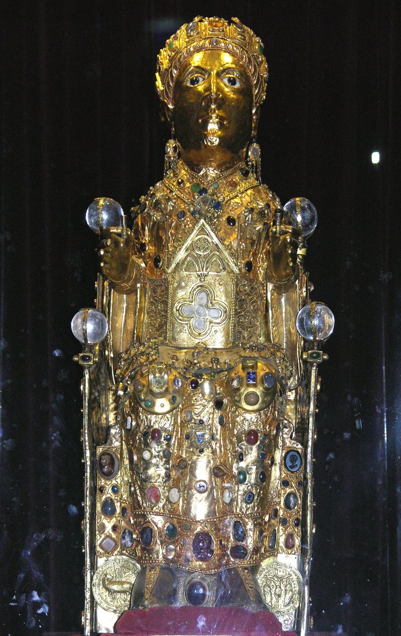Relikviestaty av St. Foy, ca 980 (guld, silver, trä, ädelstenar och halvädelstenar) (se även 121295 & 245222) av French School