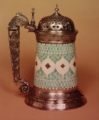 Rudolfi tankard med elfenbenskropp inlagd med turkoser, monterad i silver och satt med rubiner, Paris, ca 1855 (silver & elfenben) av French School