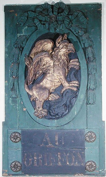 Skylt för en möbelaffär i Faubourg Saint Antoine, Paris (förgyllt trä) av French School