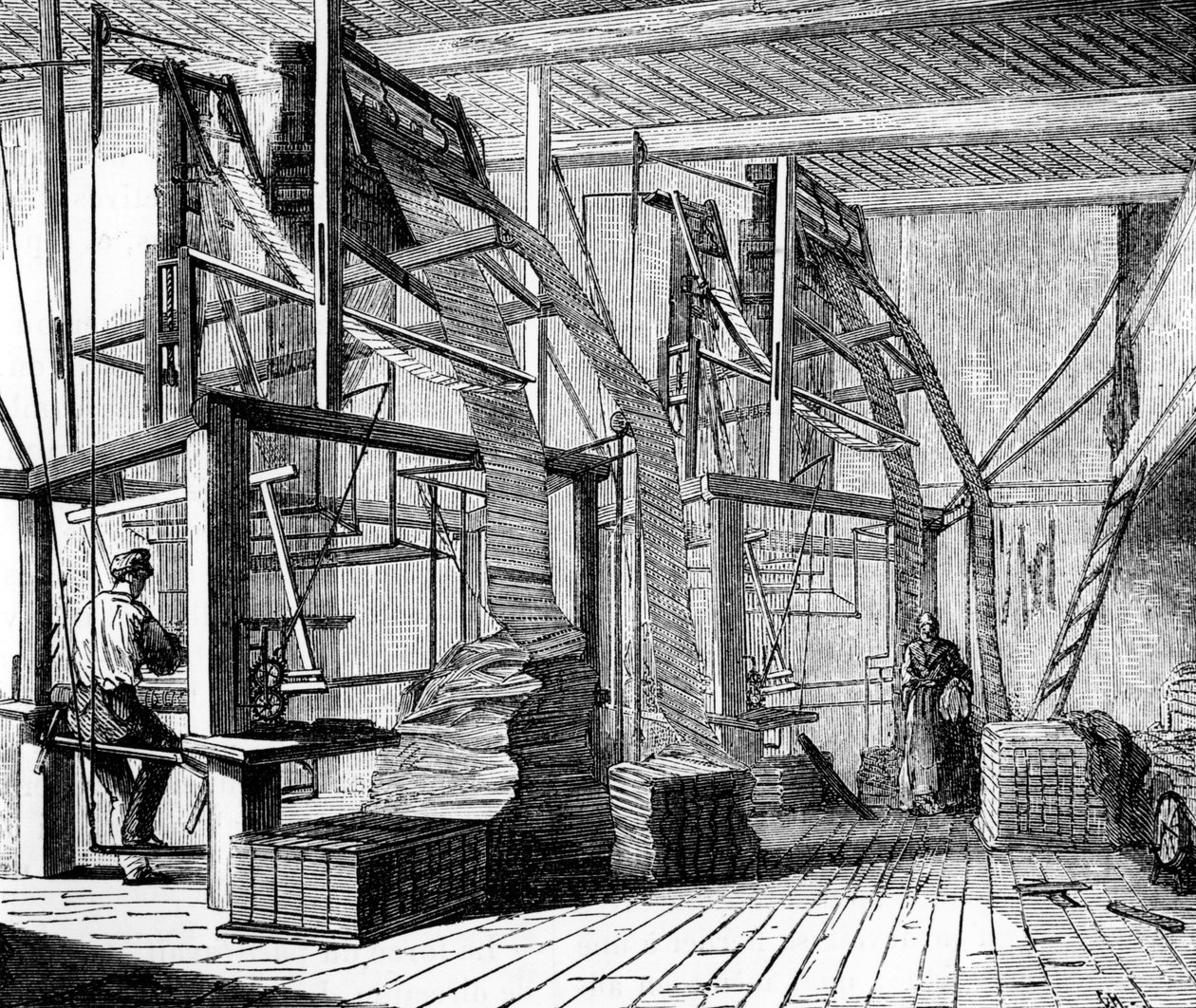 Silkesarbetare i en verkstad i Lyon med en jacquardvävstol, ca 1880 av French School