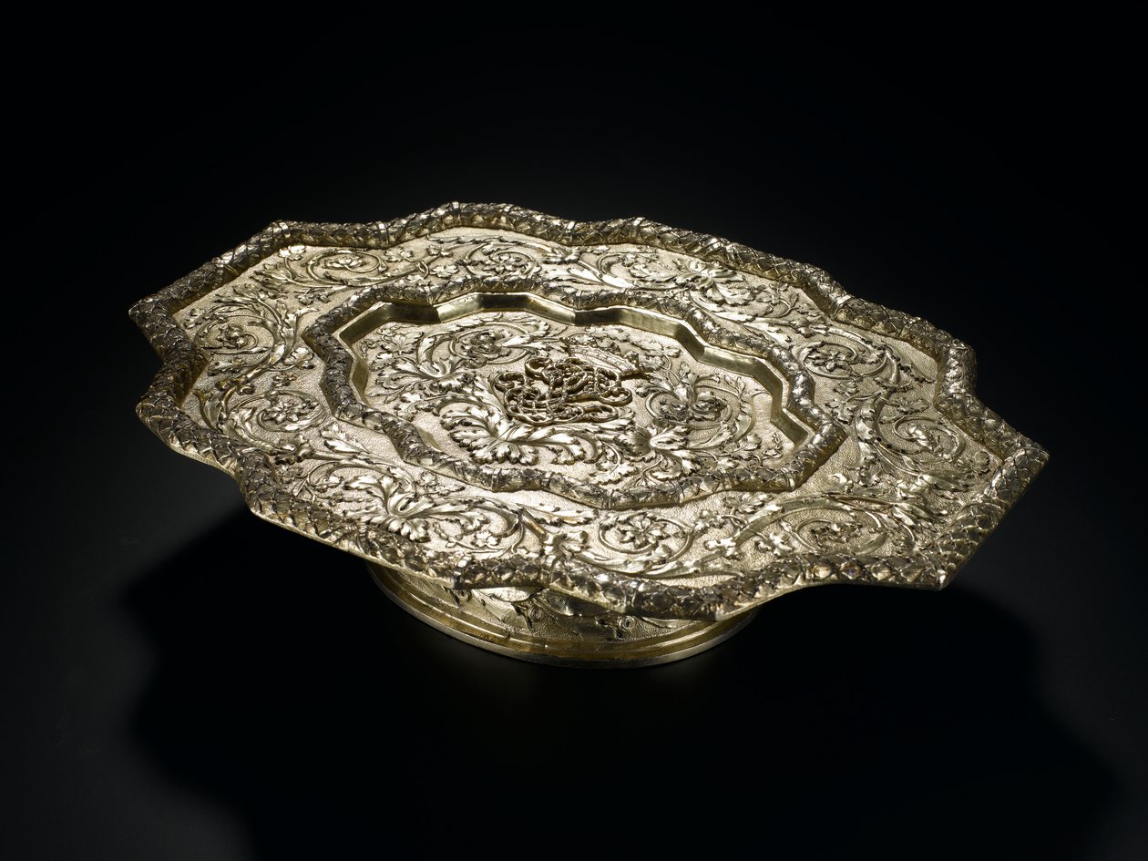 Silverförgylld salver med formade konturer, från toaletttjänsten Lennoxlove, ägd av Frances Teresa Stewart, hertiginnan av Richmond och Lennox: French, Paris, 1666 - 1667 av French School