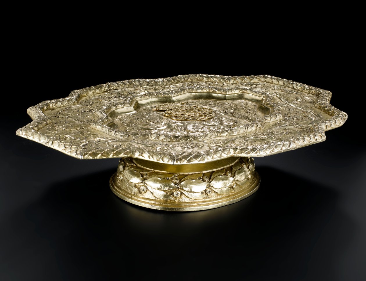 Silverförgylld salver med formade konturer, från toaletttjänsten Lennoxlove, ägd av Frances Teresa Stewart, hertiginnan av Richmond och Lennox: French, Paris, 1666 - 1667 av French School