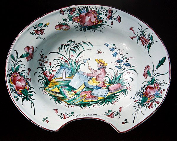 Uppriktig tallrik med stenhuggardekor, ca 1780 (polykromt lergods) av French School