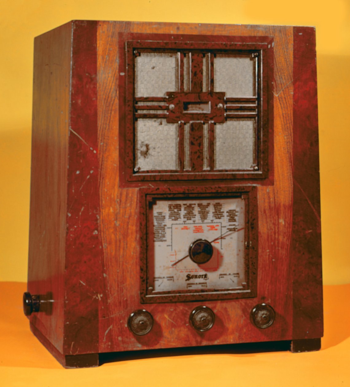 Sonora Radio, ca 1930 av French School