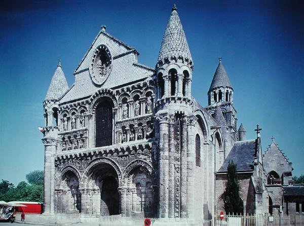 Sydvästlig utsikt över kyrkan av French School