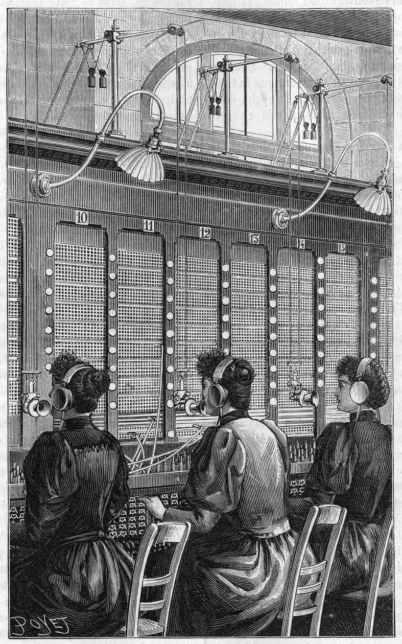Telefonkontor (central telefoni - standard telefoni) i rue Gutenberg i Paris 1895. Flera bordssektioner med 240 abonnenter betjänad av 3 telefonister. av French School