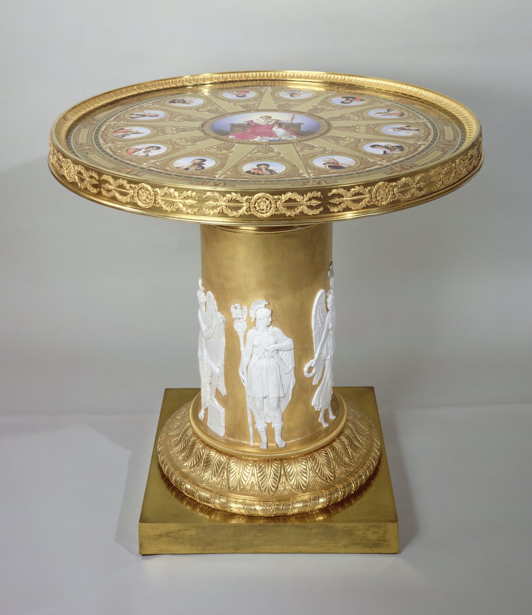 Austerlitz-bordet, inlagt med Sevres-plaketter till minne av Napoleons seger i Austerlitz, 1808-10 (guld och porslin) (se även 150427) av French School