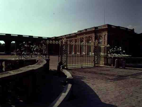 Frontentrén till Grand Trianon, ca 1725 (foto) av French School
