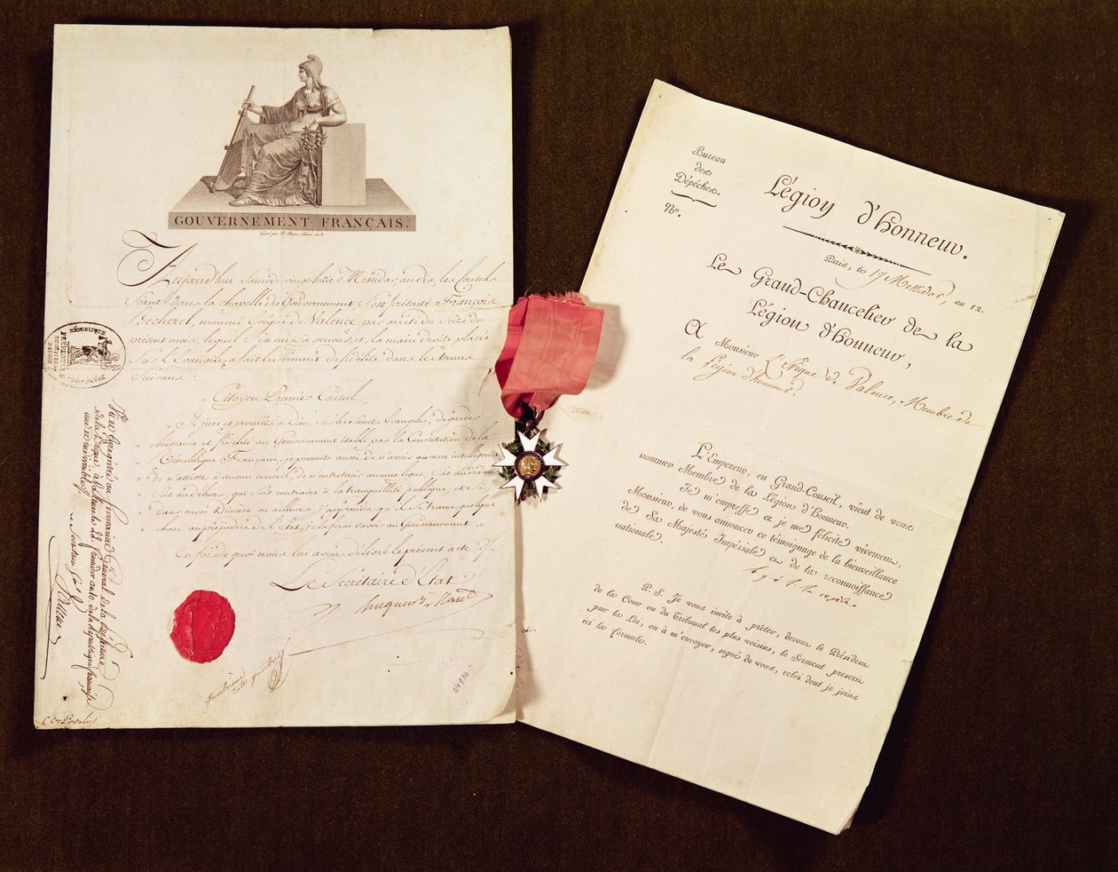 Dokumenterne og medaljen fra Francois Becherels udnævnelse til ridder af Æreslegionen den 17. juli 1802 (blandet medier) Sverige av French School