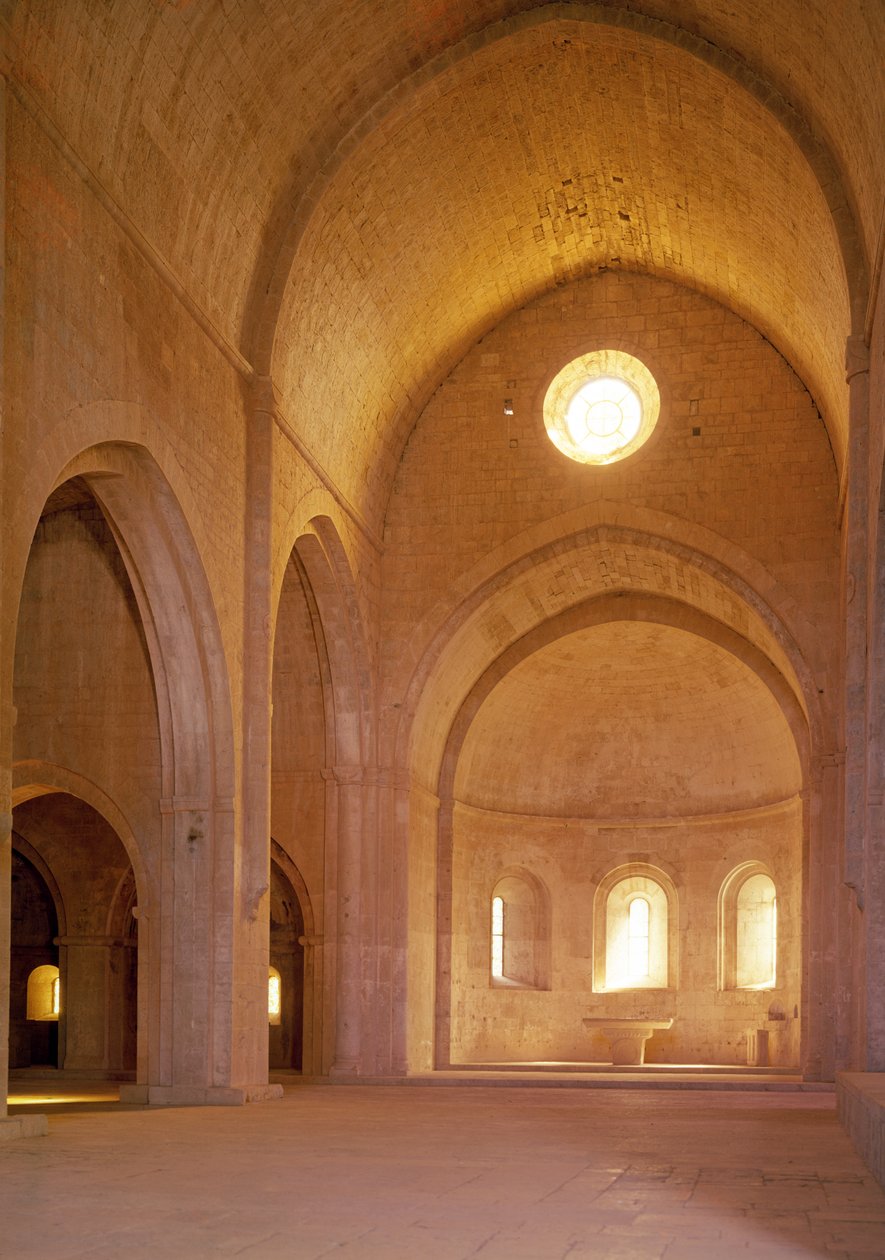 Cistercienserklostrets långhus, grundat 1146 av French School