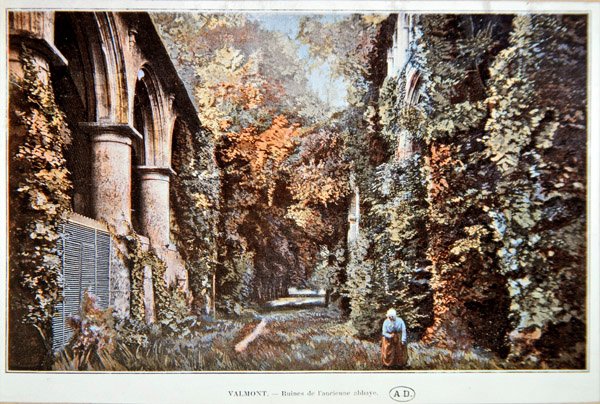 Ruinerna av Abbey of Valmont, ca. 1900 (färg litho efter ett färgat foto) av French School
