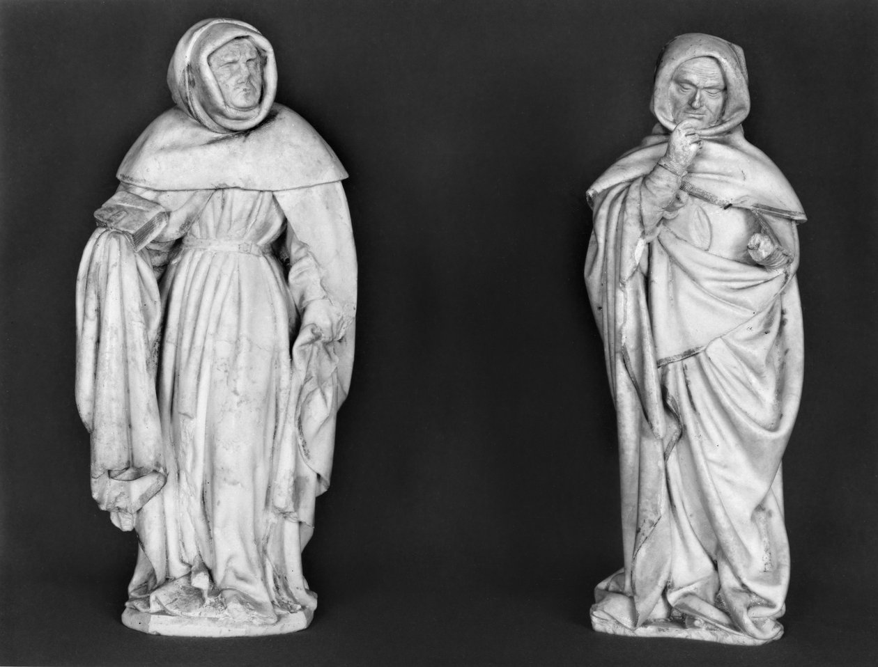 Två sörjande, från hertug Jean de Berrys grav (1340-1416) c.1450-53 (alabaster) av French School