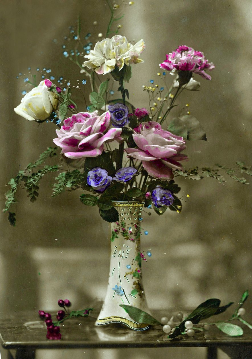 Vas med blommor ca 1898 (handtonat foto) av French School