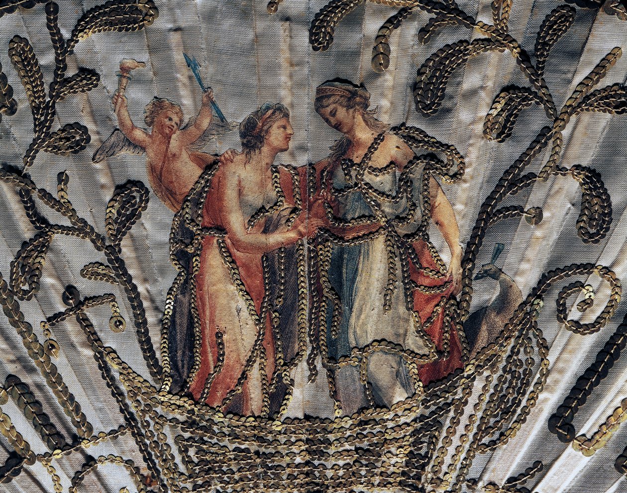 Venus och Juno, detalj av sidenblad av handfläkt, broderier och paljetter, genomborrad benskyddspinne i silver av French School