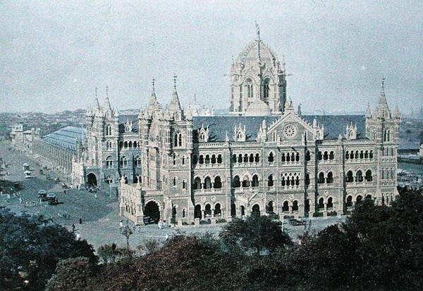 Victoria Terminus, Bombay, graverad av Gillot, c.1910 (färg litho) av French School