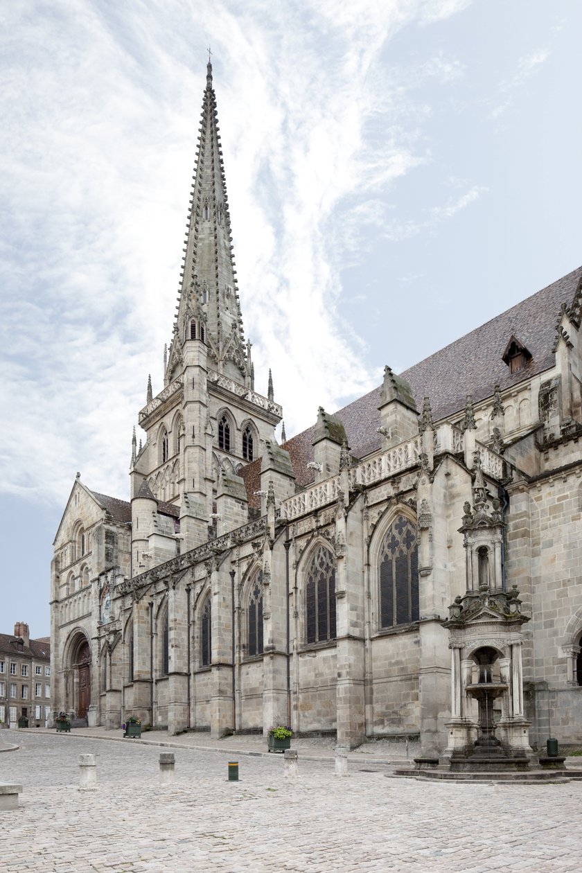 Utsikt över Cathedrale Saint Lazare d