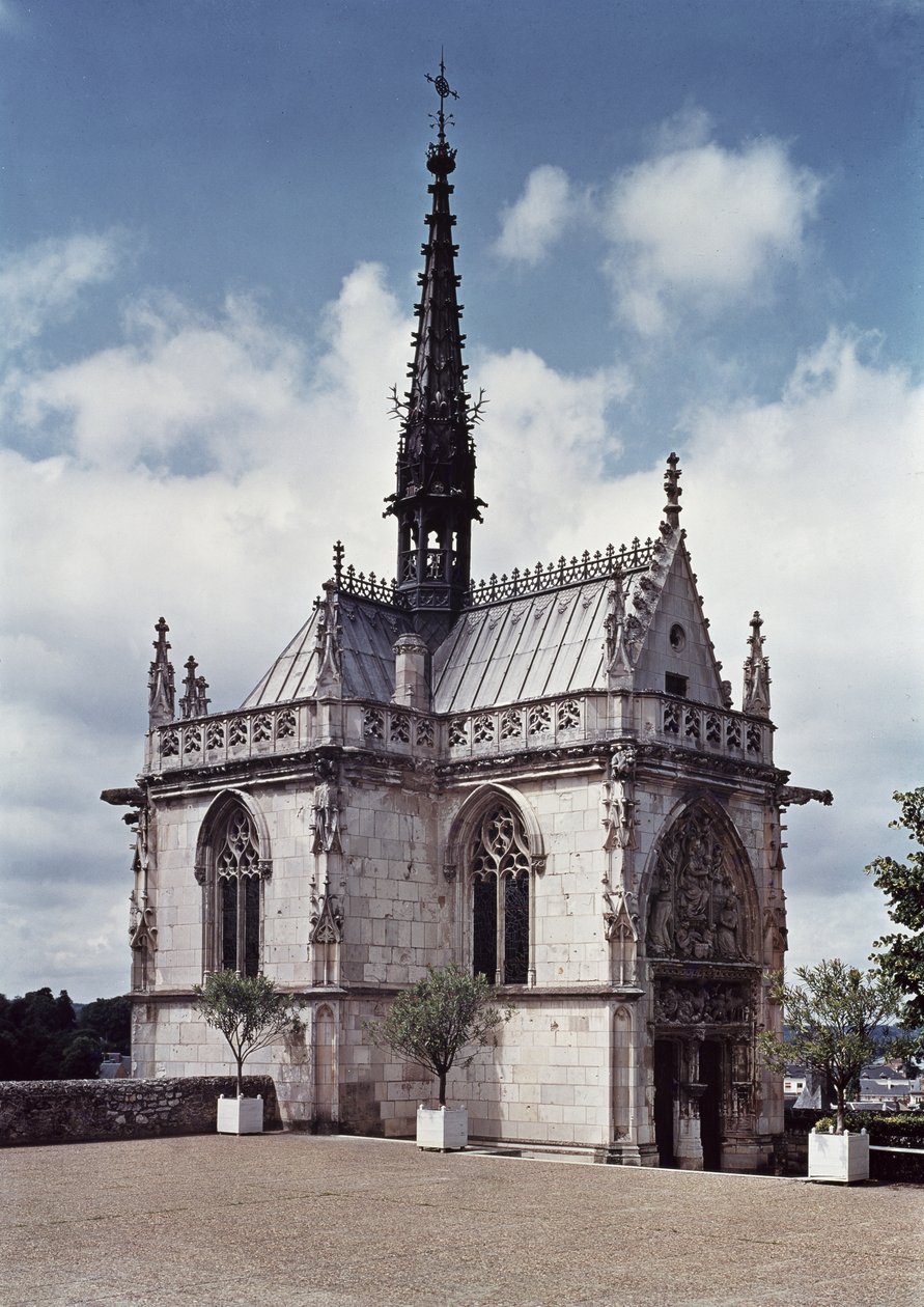 Utsikt över Chapelle Saint-Hubert i Chateau Amboise, färdig 1493 av French School