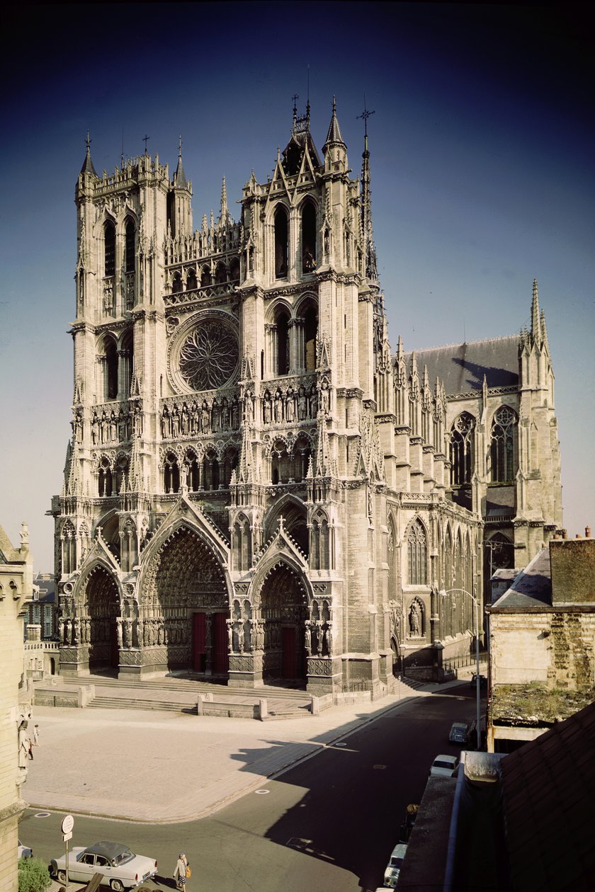 Vy över västra fasaden, c.1220-70 av French School
