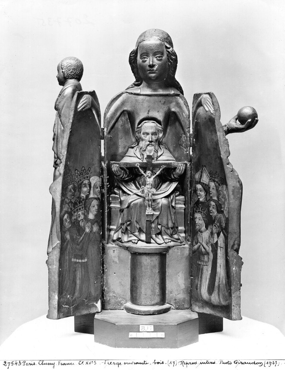Virgin (som öppnar), tidigt 1400-tal (polykromt trä) (se även 207734) av French School