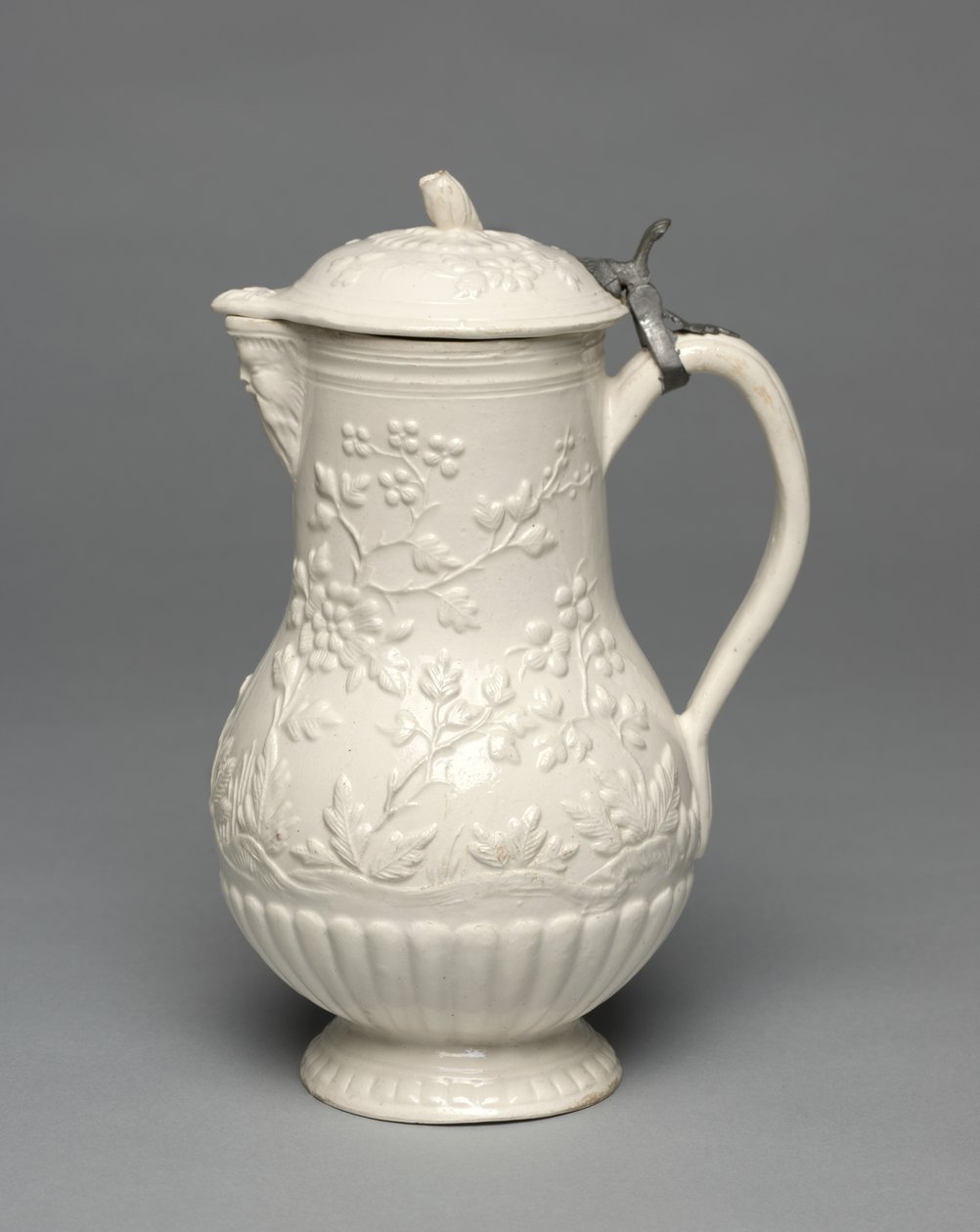 Vattenkanna, tillverkad av Pont-aux-Choux Factory, ca 1770 av French School